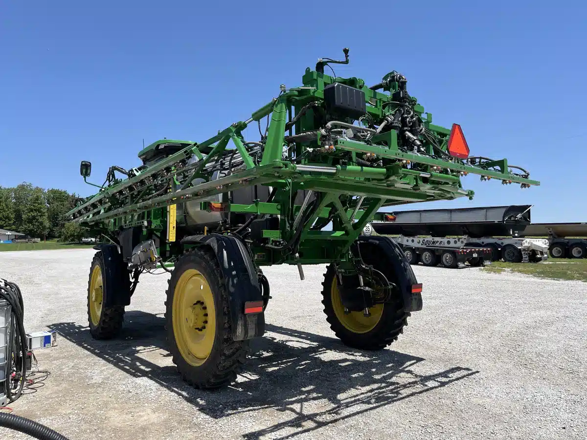 Gallery image 2 for 2026 John Deere 410R Sprayer - Self Propelled