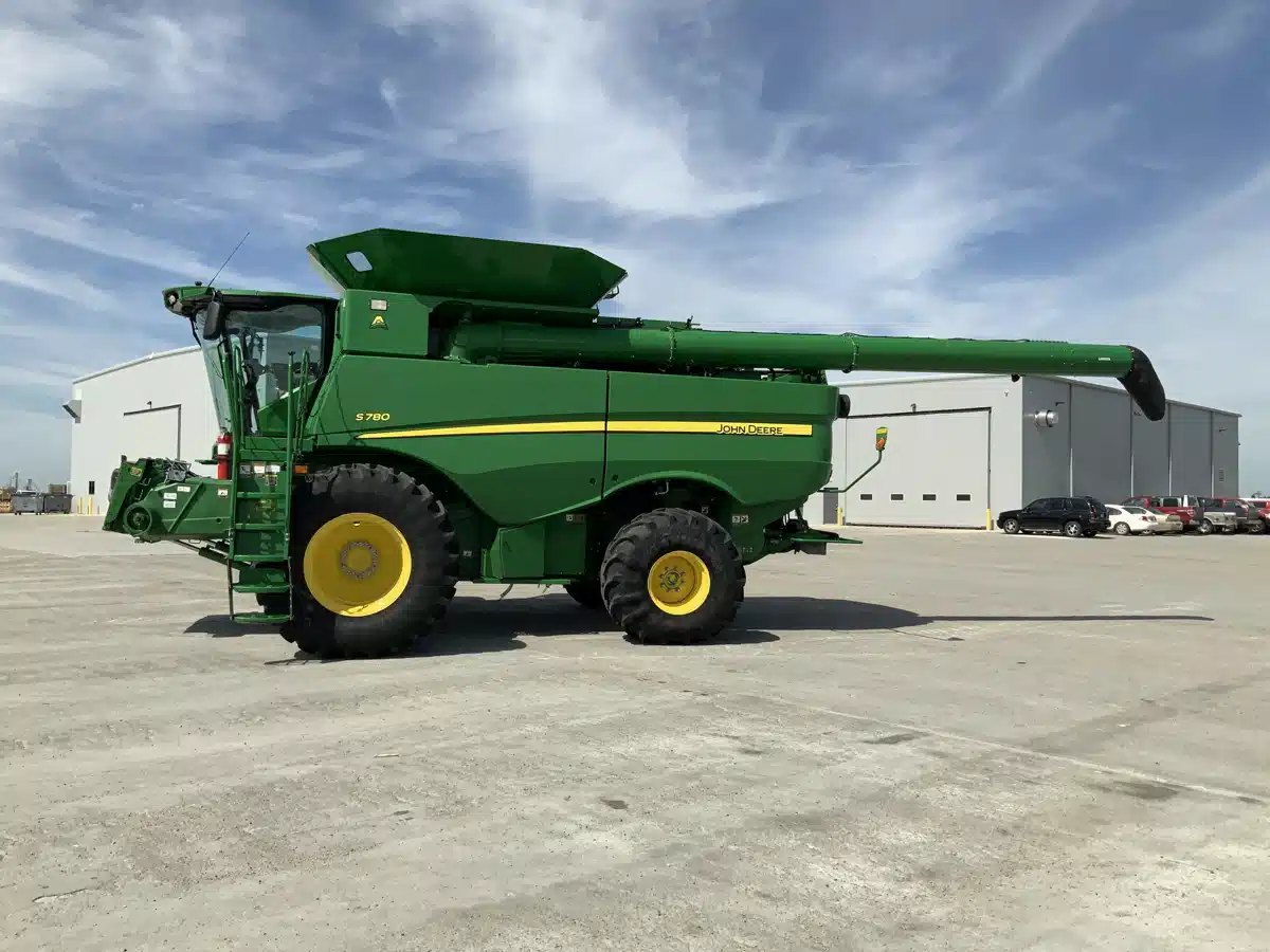 Photo de la Galerie 2 pour 2021 John Deere S780 Batteuse