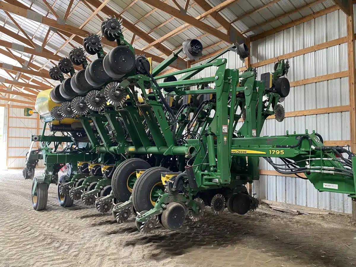 Gallery image 2 for 2020 John Deere 1795 Planter