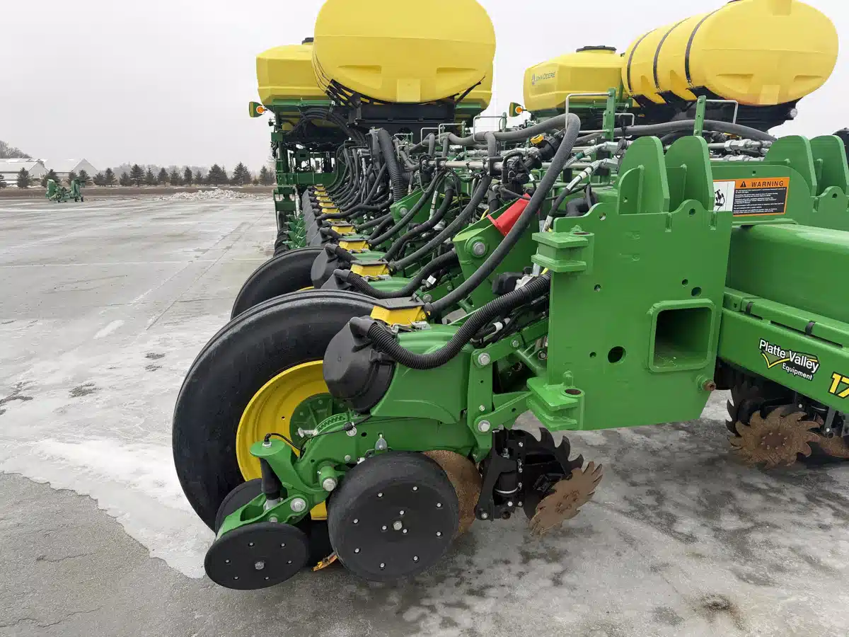 Gallery image 2 for 2024 John Deere 1775NT Planter