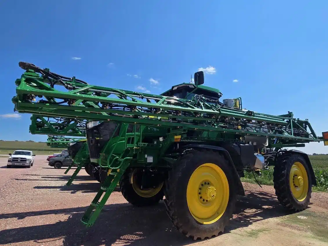 Photo de la Galerie 2 pour 2026 John Deere 616R Arroseur - Automoteur