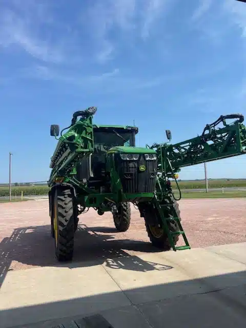 Photo de la Galerie 1 pour 2026 John Deere 616R Arroseur - Automoteur