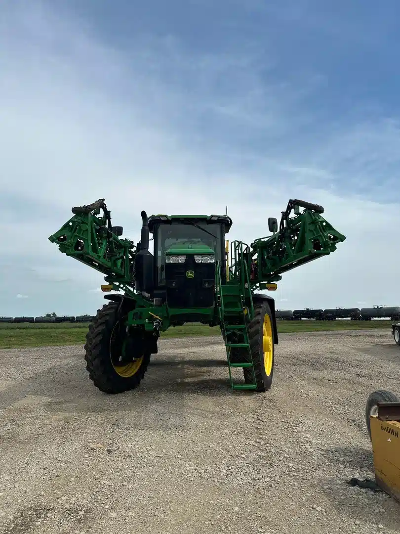 Photo de la Galerie 2 pour 2026 John Deere 616R Arroseur - Automoteur