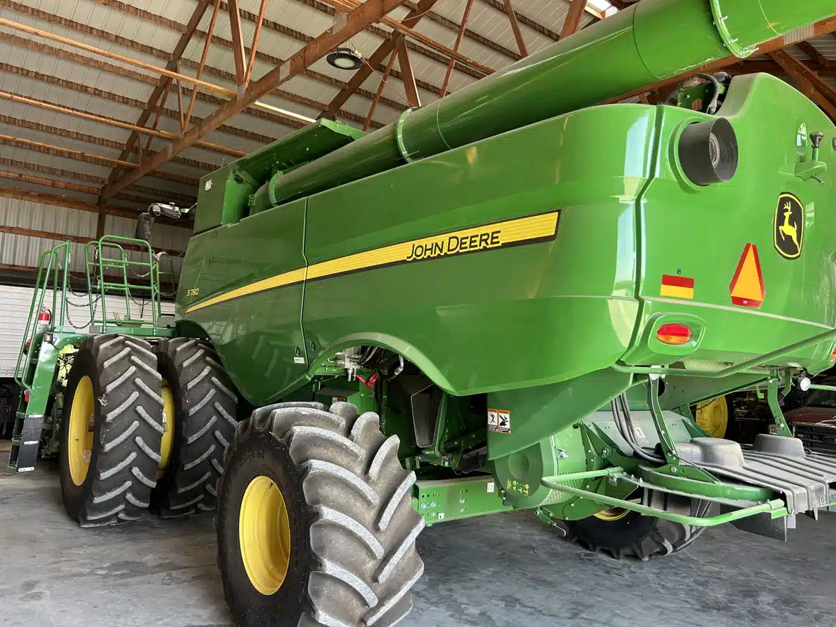 Gallery image 2 for 2021 John Deere S780 Combine