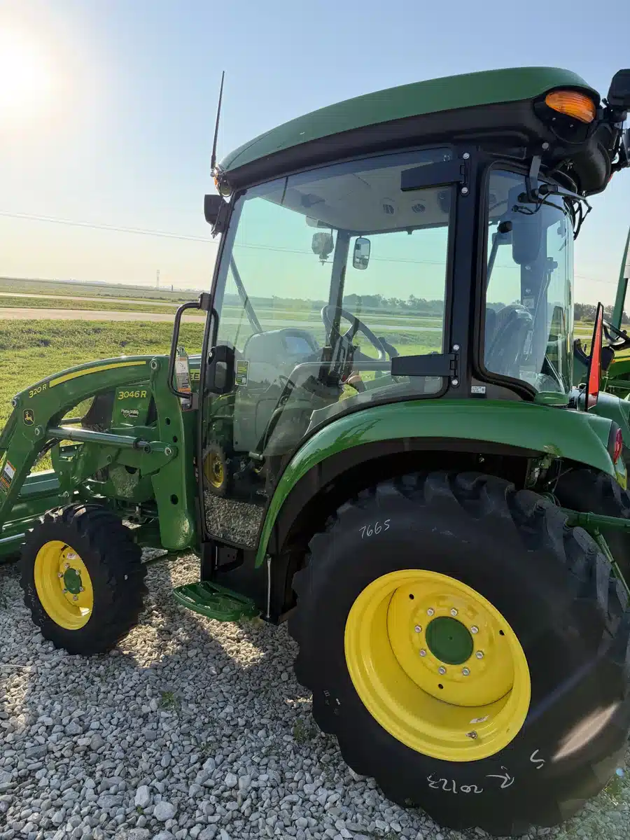 Gallery image 2 for 2026 John Deere 3046R Tractor