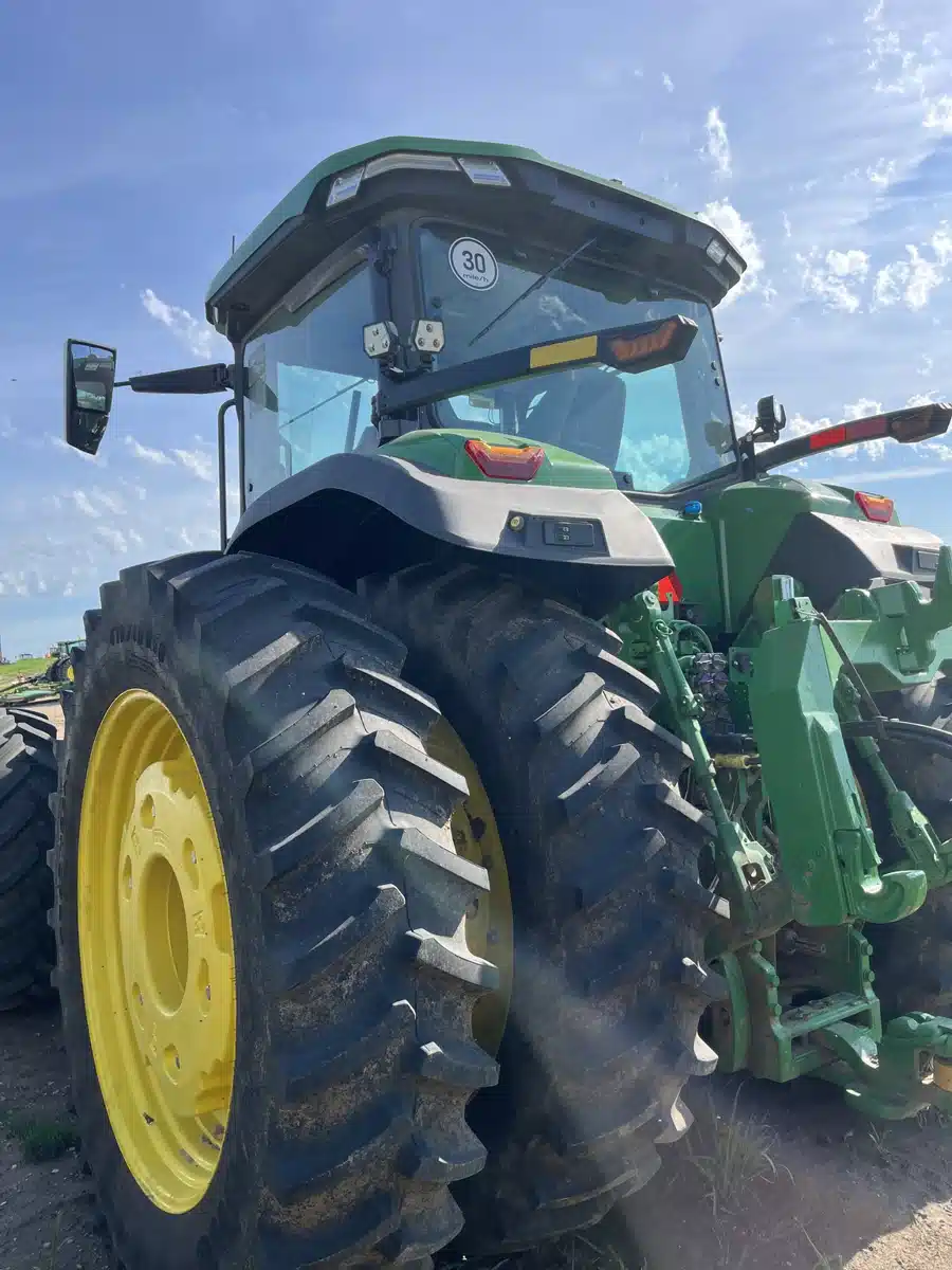 Photo de la Galerie 2 pour 2025 John Deere 8R 410 Tracteur