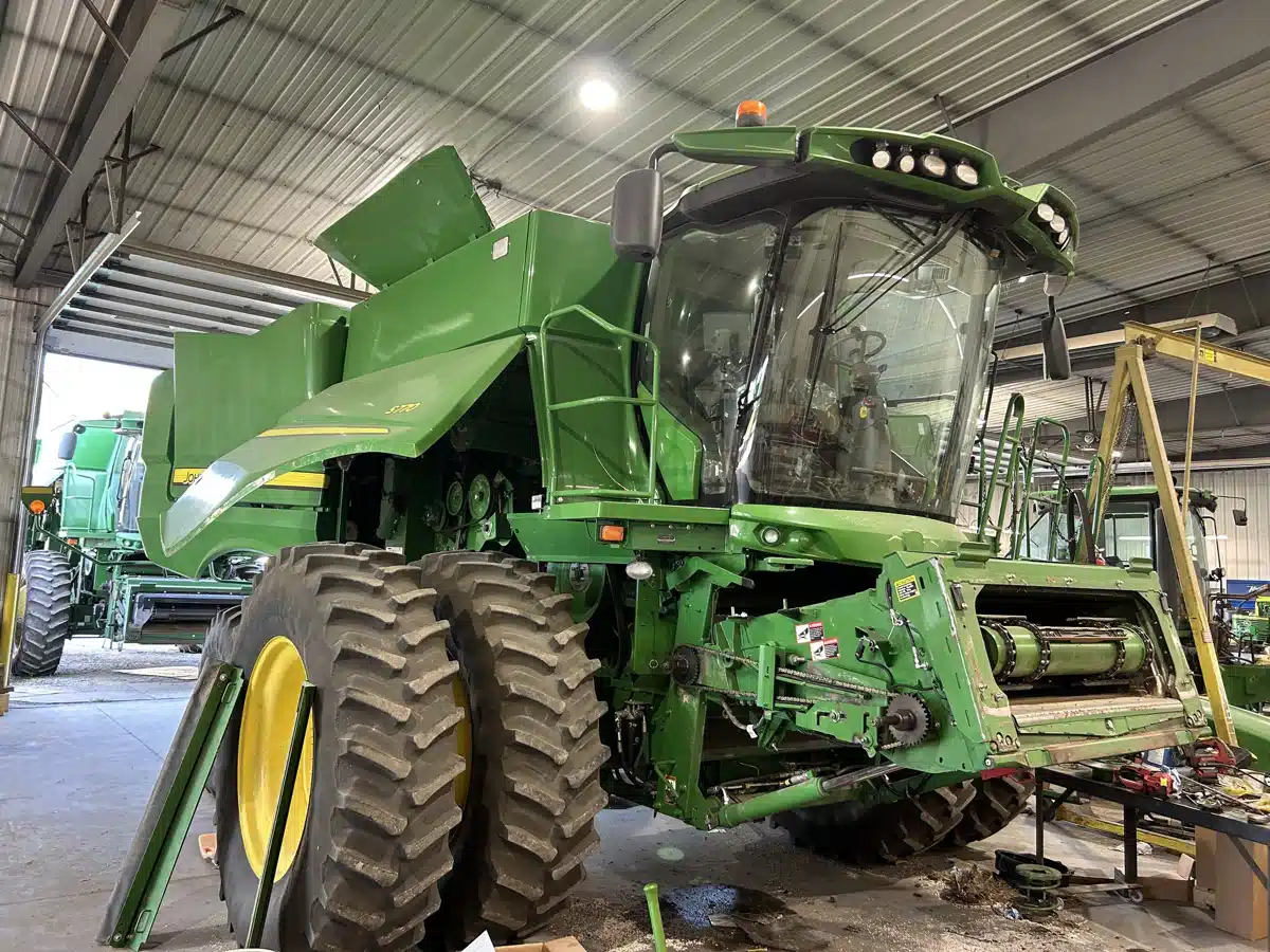 Gallery image 1 for 2018 John Deere S770 Combine