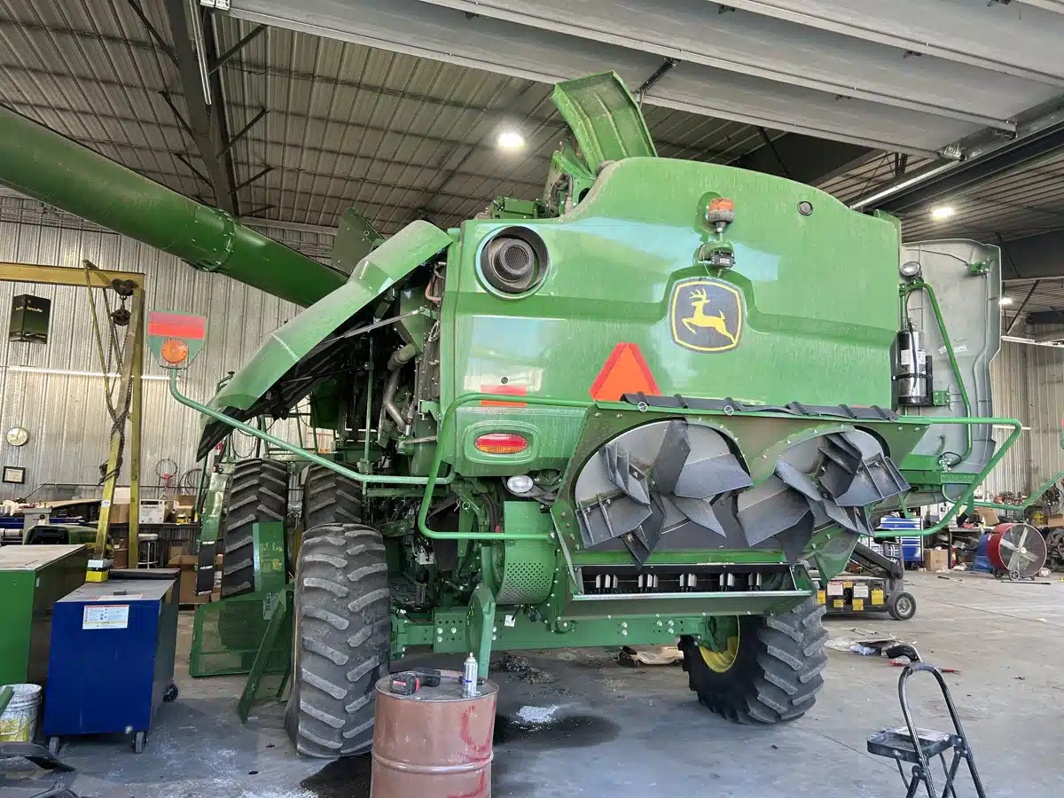 Gallery image 2 for 2018 John Deere S770 Combine