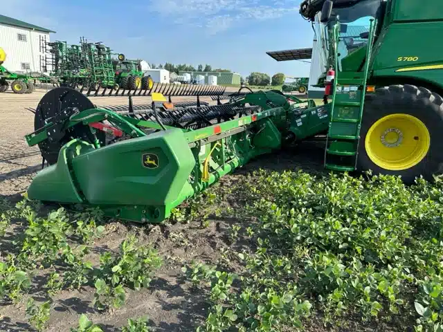 Gallery image 2 for Used 2021 John Deere RD40F Header - Flex
