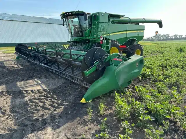 Gallery image 1 for Used 2021 John Deere RD40F Header - Flex