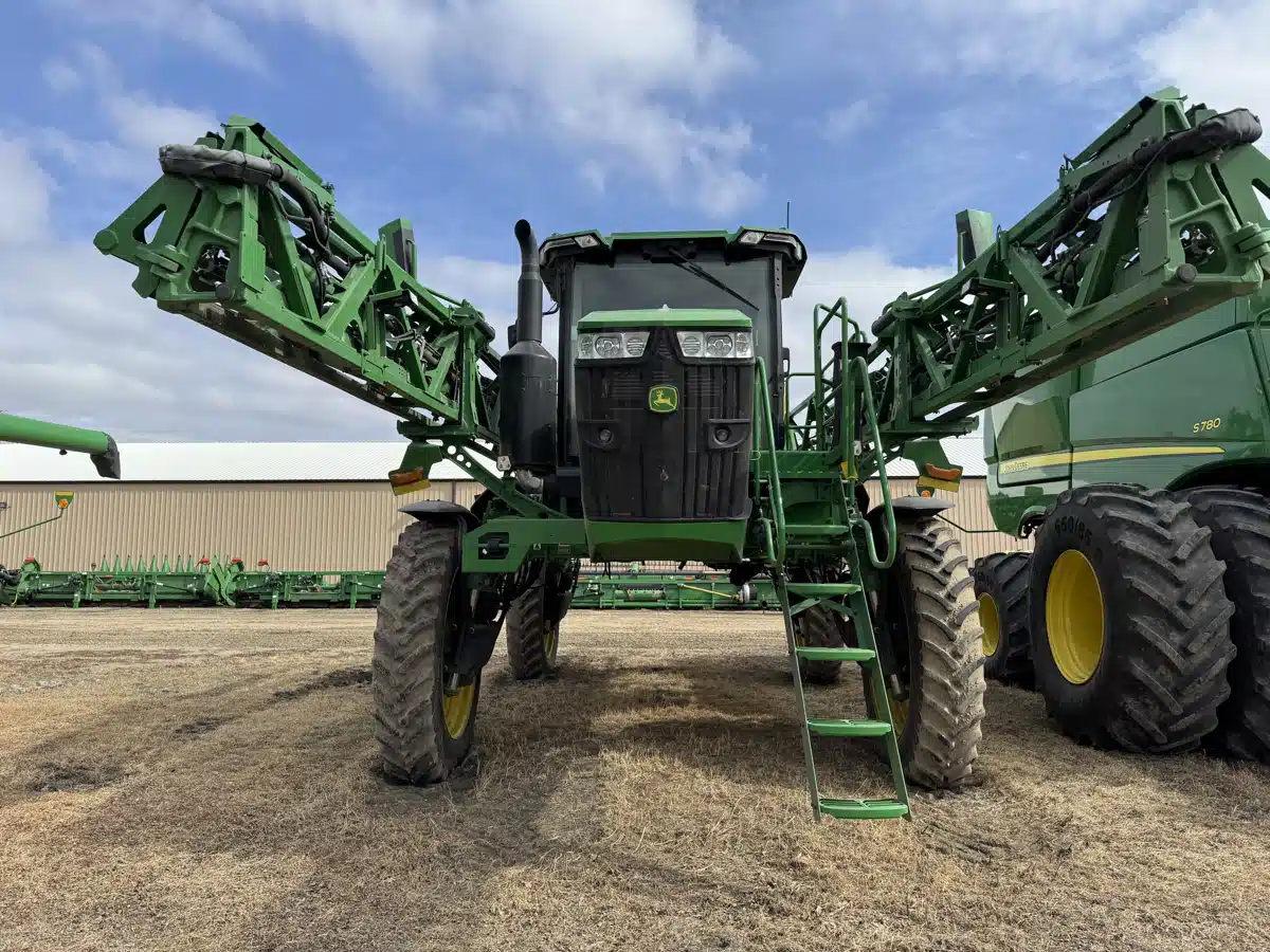 Gallery image 2 for Used 2023 John Deere 408R Sprayer - Self Propelled