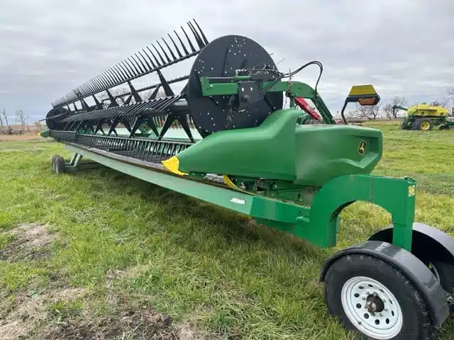 Gallery image 1 for Used 2021 John Deere RD45F Header Combine