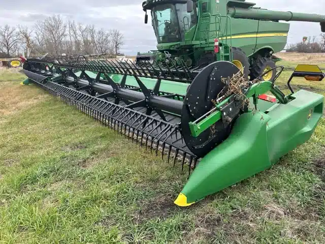 Gallery image 1 for Used 2021 John Deere RD45F Header Combine