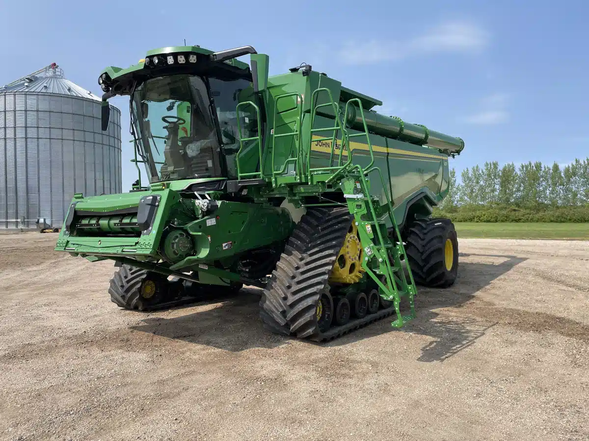 Gallery image 1 for Used 2023 John Deere X9 1100 Combine