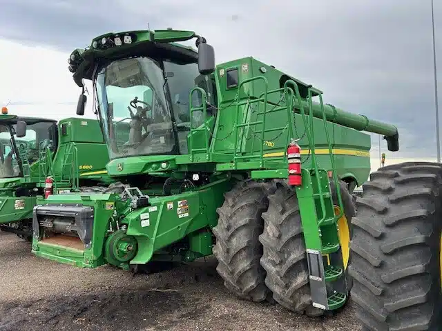 Gallery image 1 for Used 2023 John Deere S780 Combine