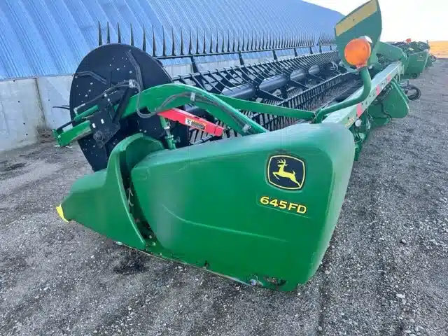Gallery image 1 for Used 2016 John Deere 645FD Header - Draper