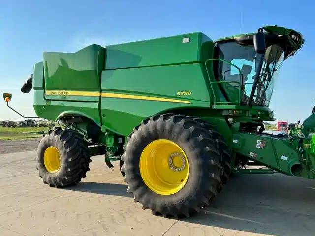 Gallery image 1 for Used 2021 John Deere S780 Combine