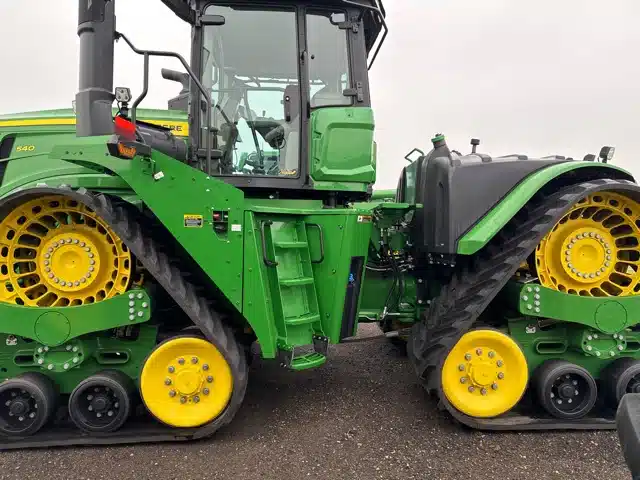 Gallery image 2 for Used 2024 John Deere 9RX 540 Tractor