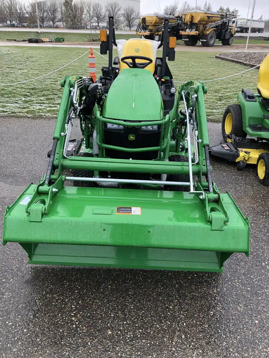 Gallery image 2 for Used 2022 John Deere 1025R Tractor
