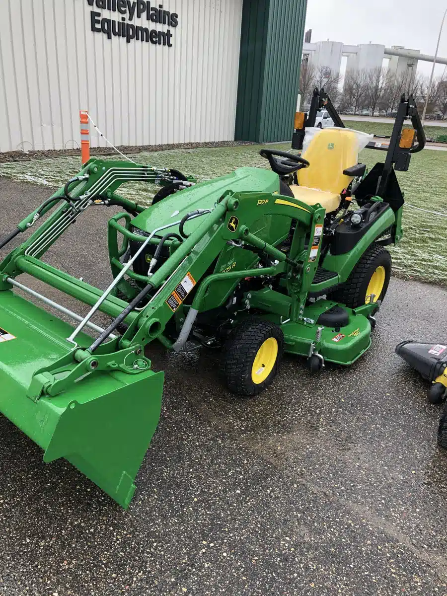 Gallery image 1 for Used 2022 John Deere 1025R Tractor