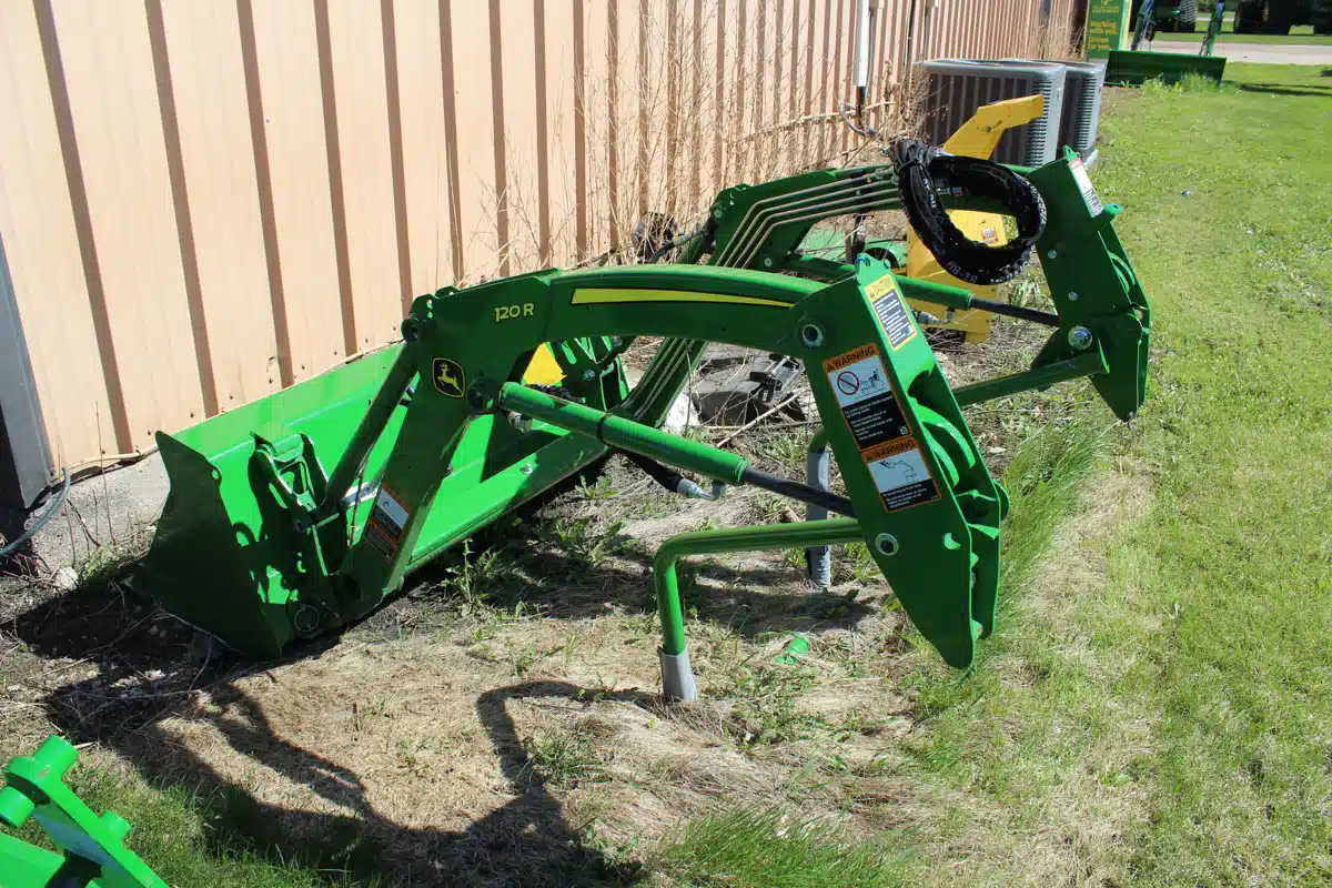 Gallery image 2 for 2023 John Deere 120R Front End Loader