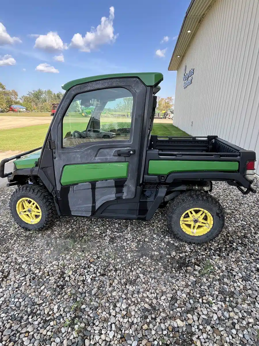 Gallery image 2 for Used 2018 John Deere XUV 835R Utility Vehicle