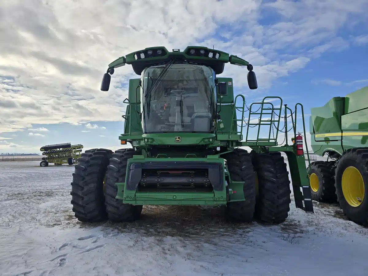 Gallery image 2 for Used 2022 John Deere S780 Combine