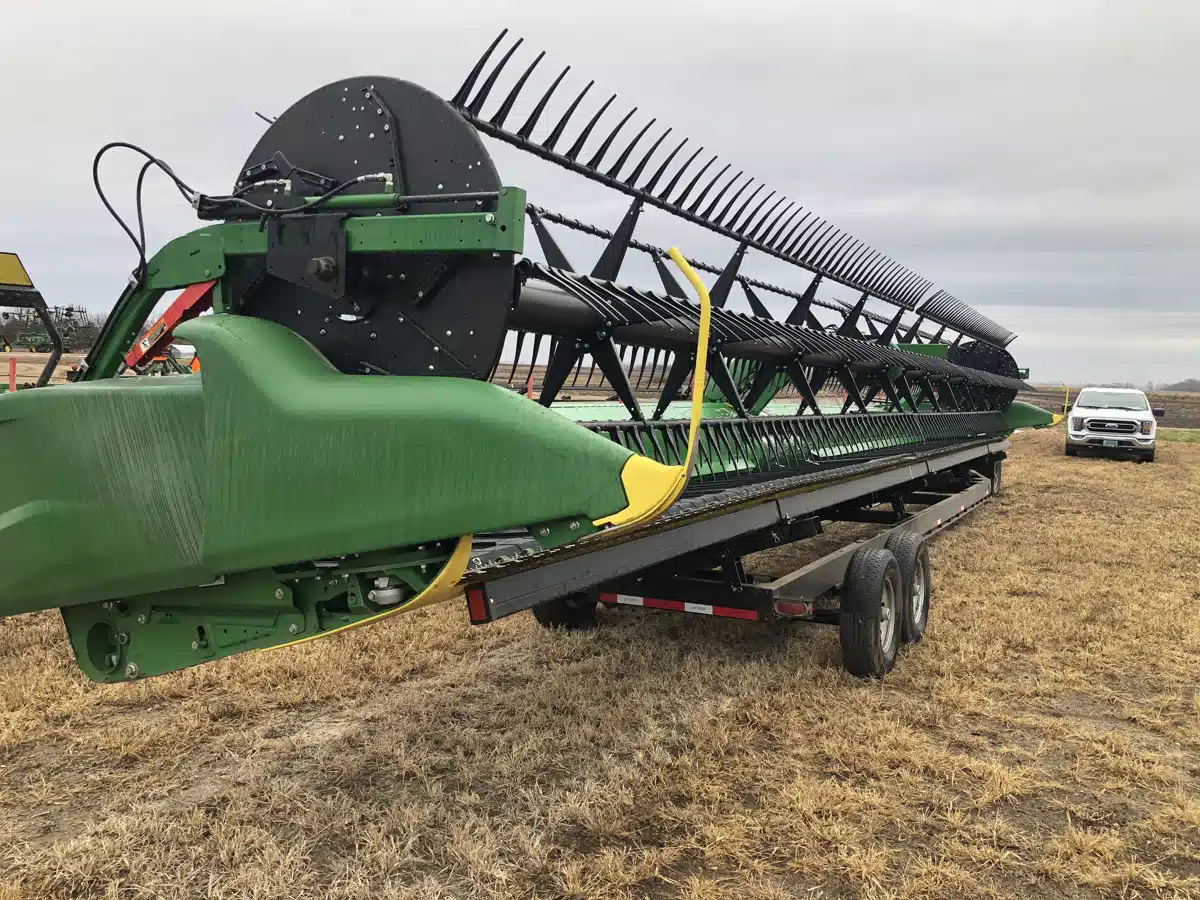 Gallery image 2 for Used 2022 John Deere RD45F Header Combine