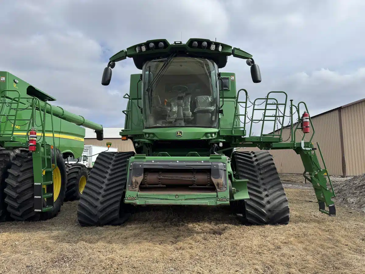 Gallery image 2 for Used 2023 John Deere S790 Combine
