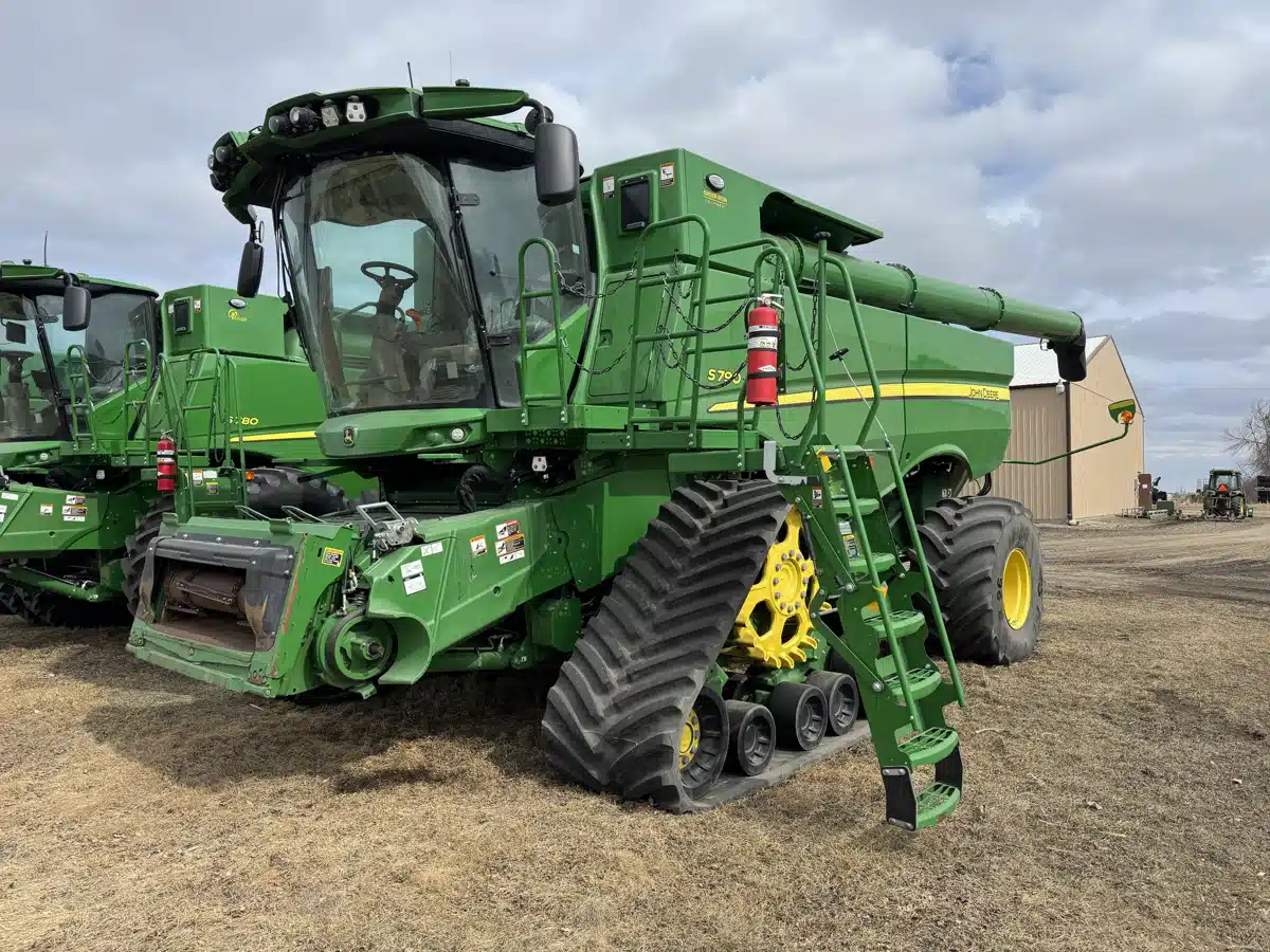 Gallery image 1 for Used 2023 John Deere S790 Combine