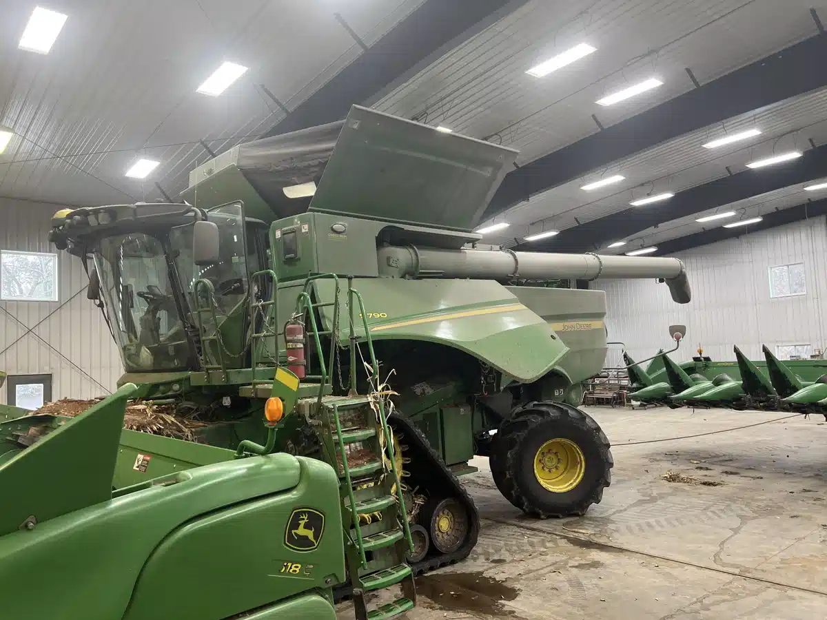 Gallery image 2 for Used 2023 John Deere S790 Combine