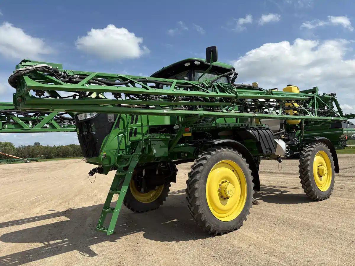 Gallery image 1 for Used 2019 John Deere R4038 Sprayer - Self Propelled