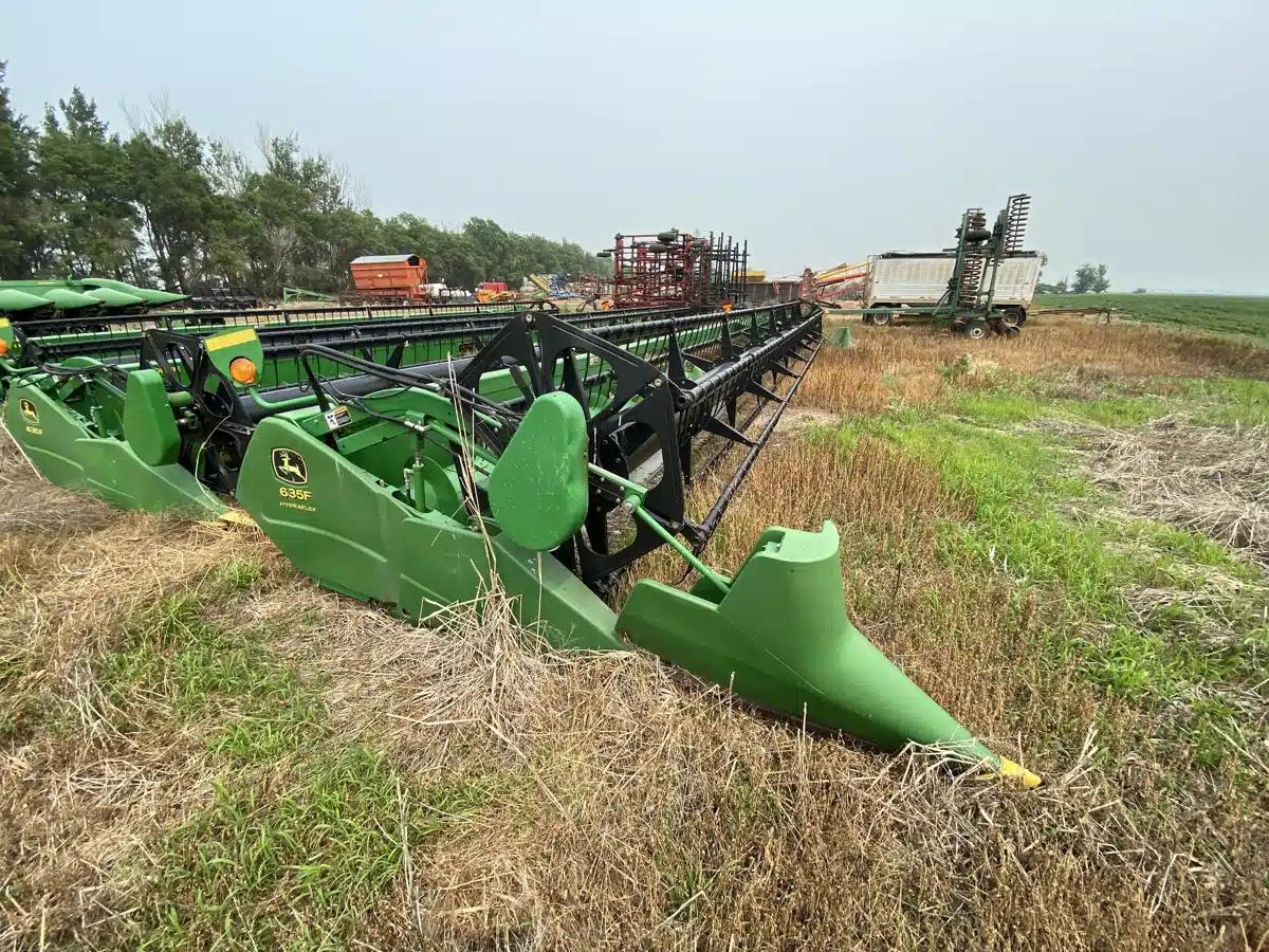 Gallery image 2 for Used 2007 John Deere 635F Header - Flex