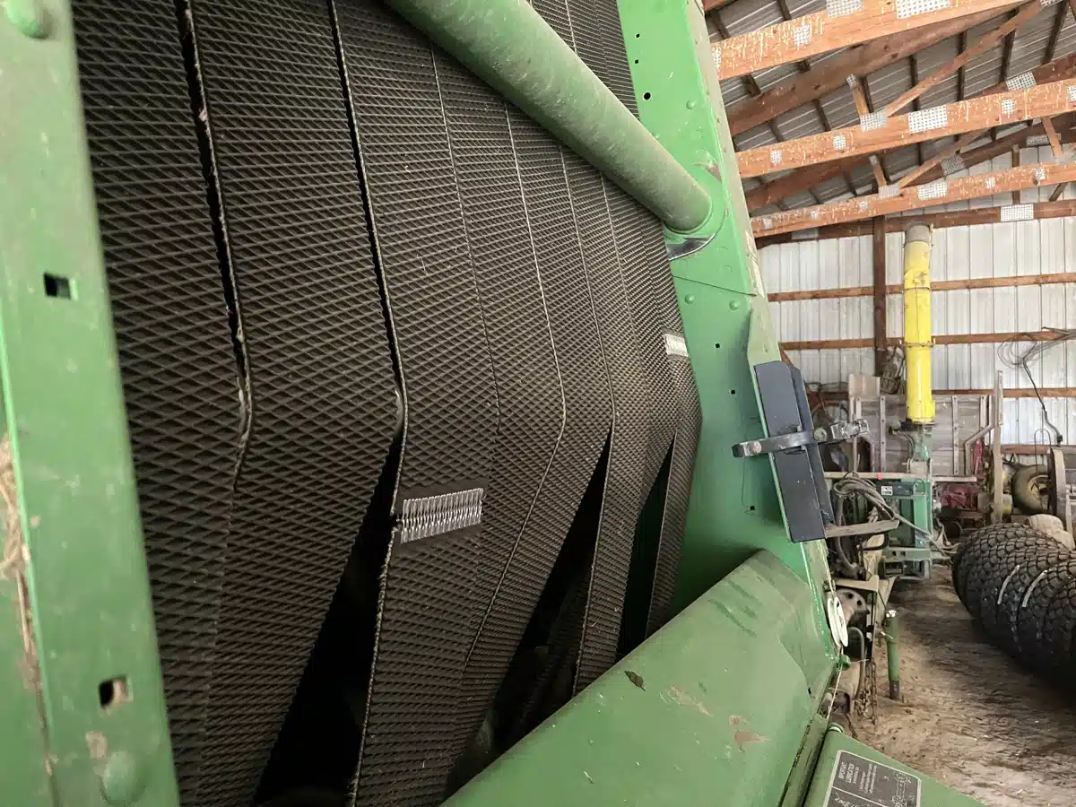 Gallery image 2 for Used 2019 John Deere 560R Round Baler