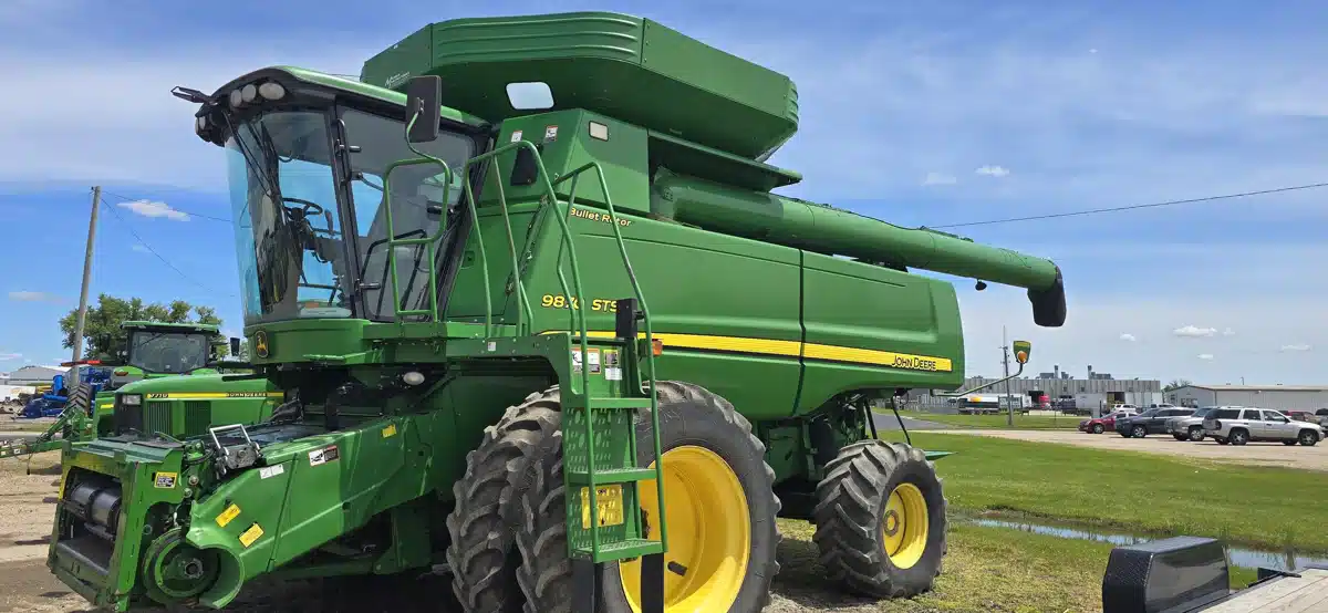 Gallery image 1 for Used 2009 John Deere 9870 STS Combine