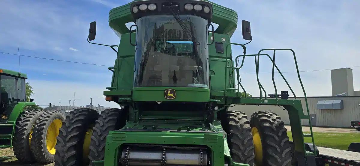 Gallery image 2 for Used 2009 John Deere 9870 STS Combine