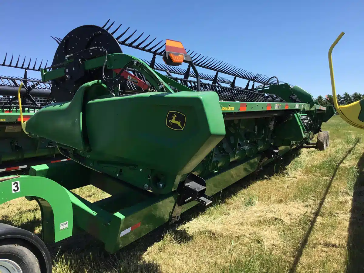 Gallery image 2 for Used 2022 John Deere RD45F Header Combine
