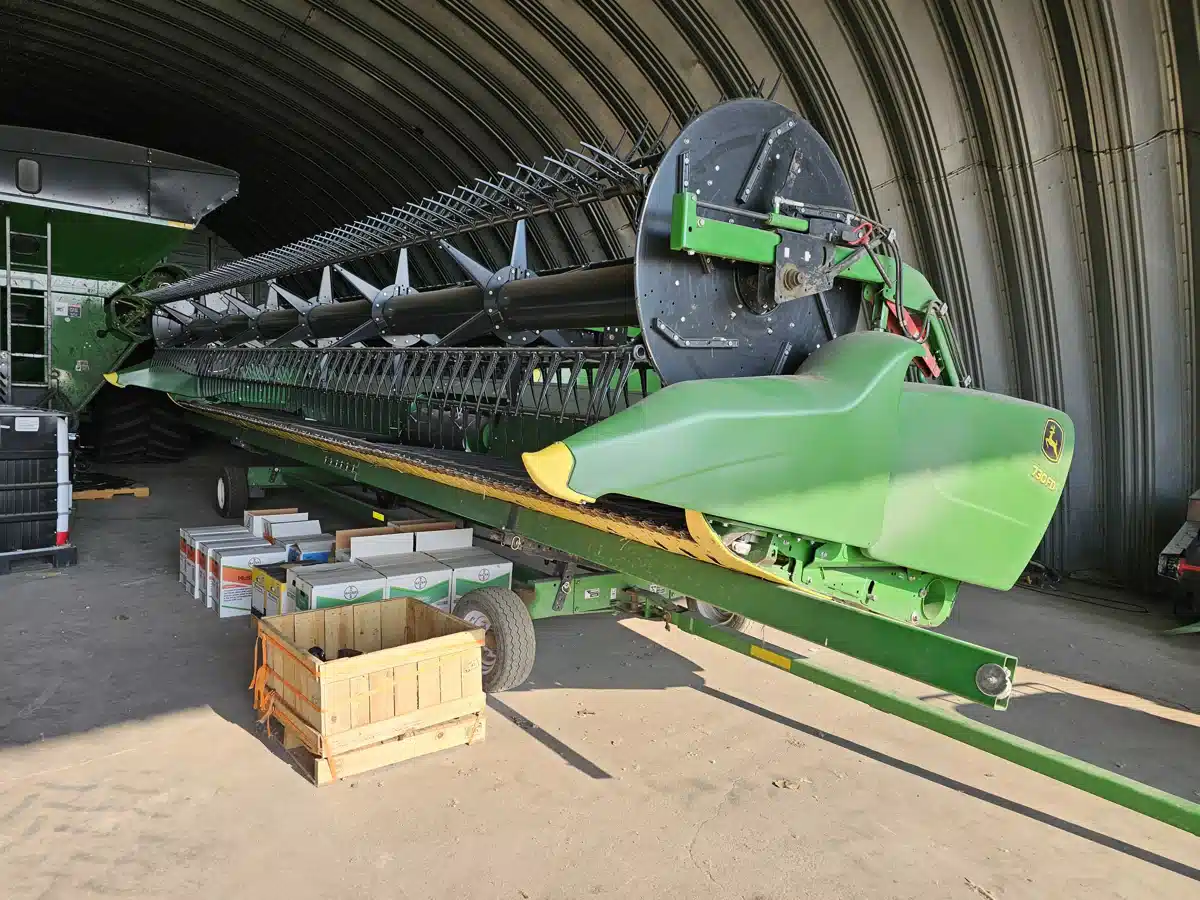 Gallery image 1 for Used 2019 John Deere 730FD Header - Draper