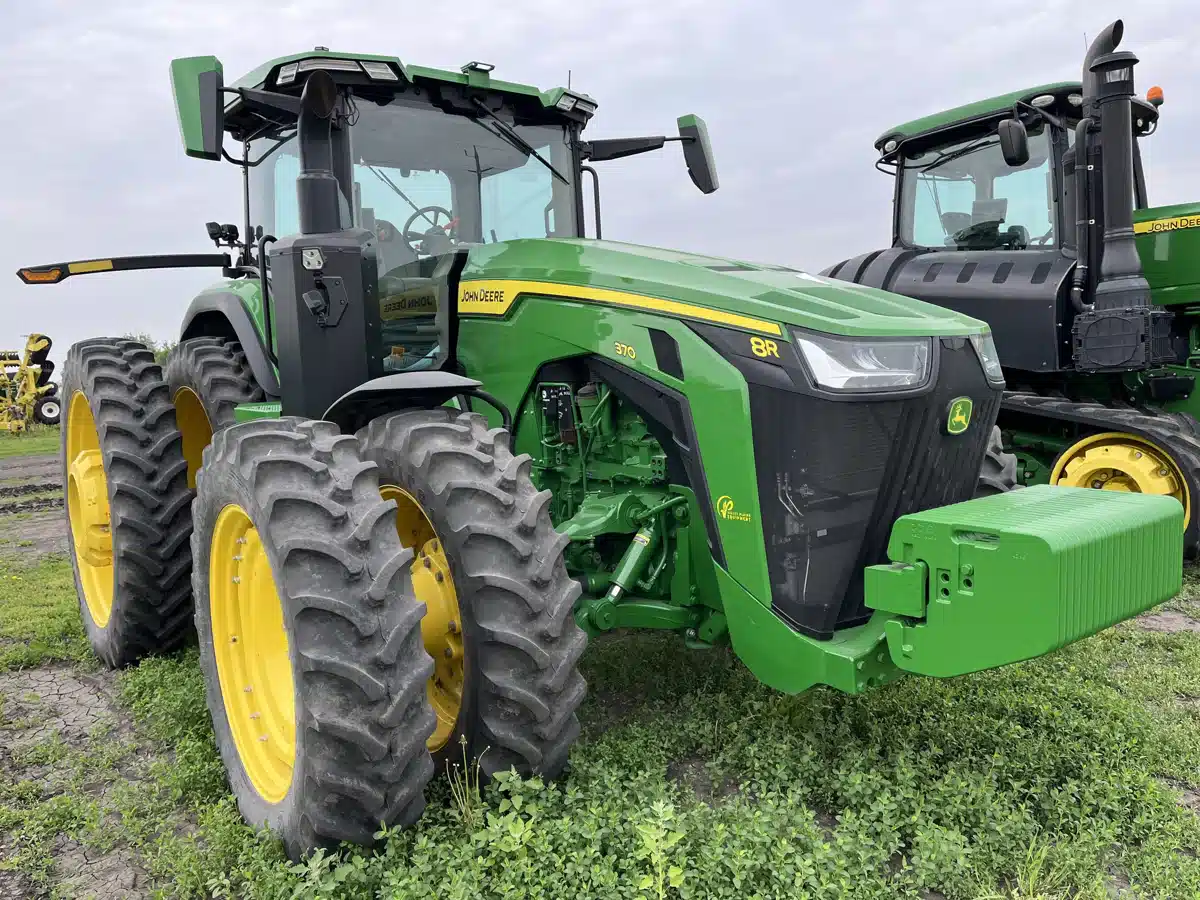 Gallery image 2 for Used 2023 John Deere 8R 370 Tractor