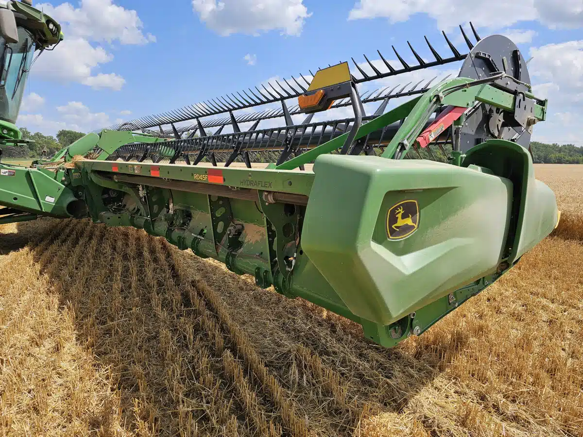 Gallery image 2 for Used 2022 John Deere RD45F Header Combine