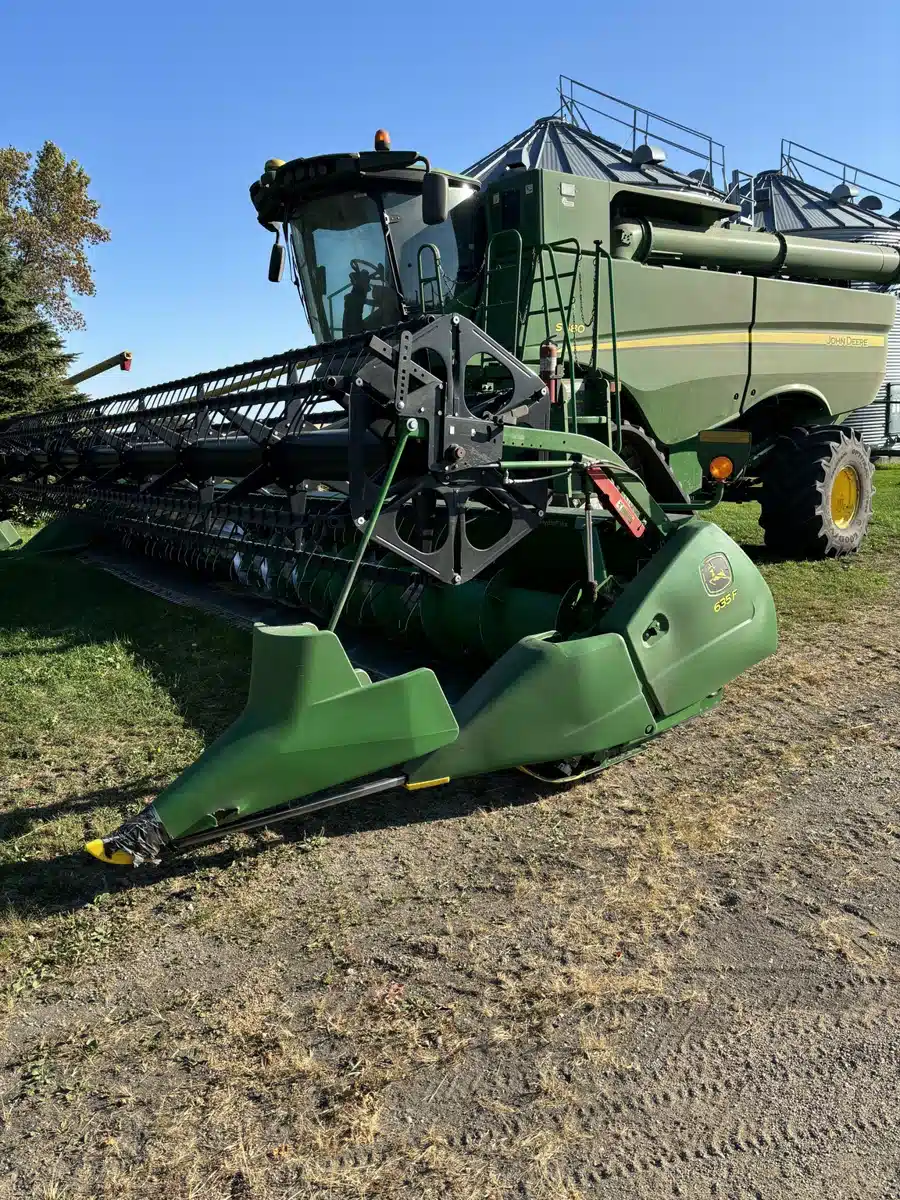 Gallery image 1 for Used 2016 John Deere 635F Header - Flex