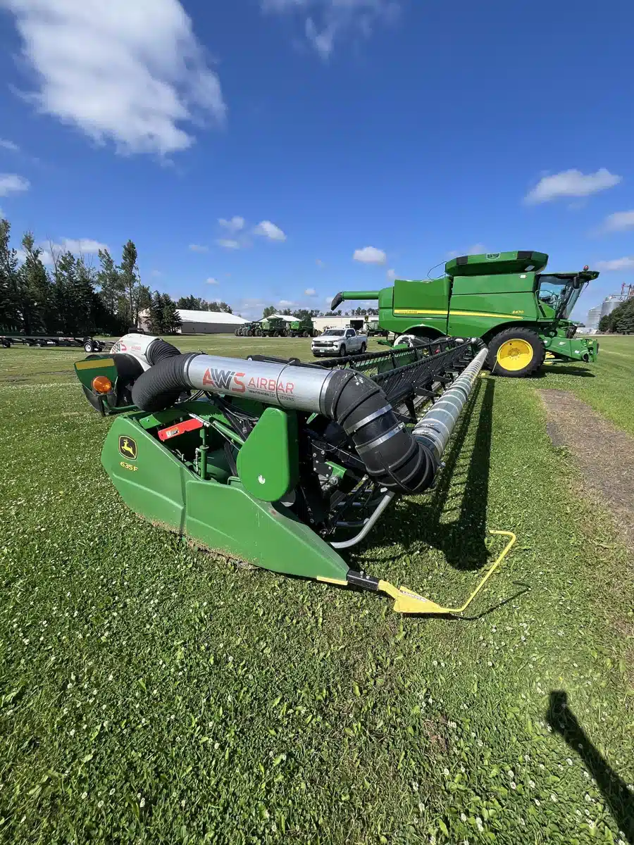 Gallery image 2 for Used 2019 John Deere 635F Header - Flex