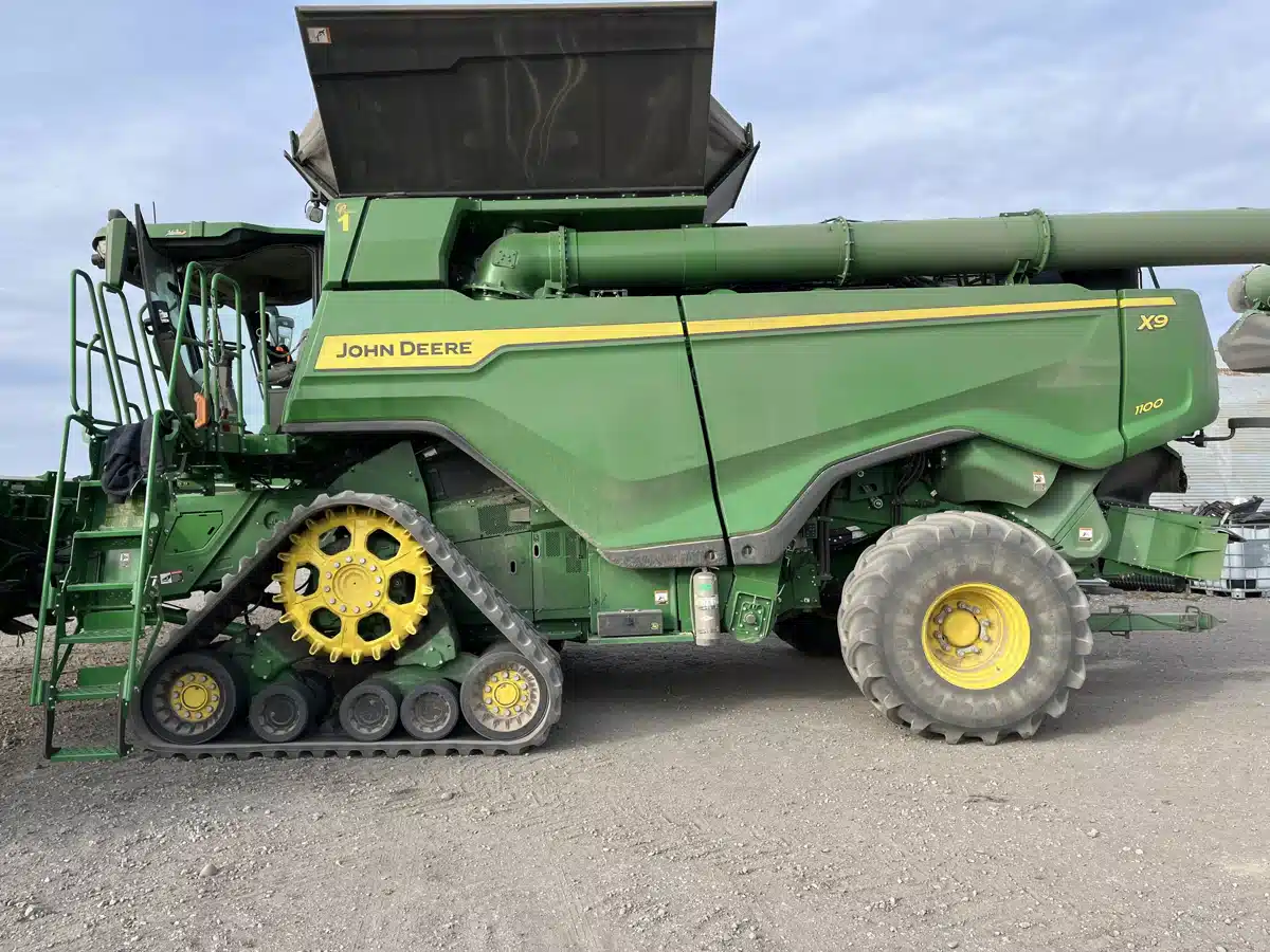 Gallery image 1 for Used 2023 John Deere X9 1100 Combine