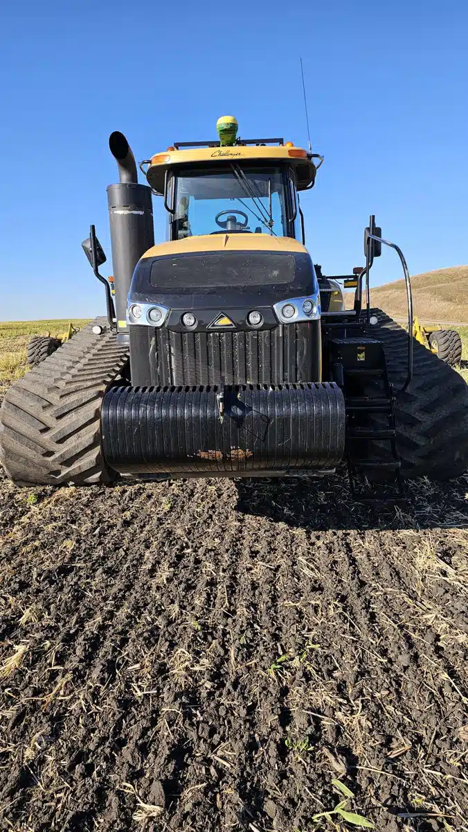 Gallery image 2 for Used 2016 Challenger MT865E Tractor