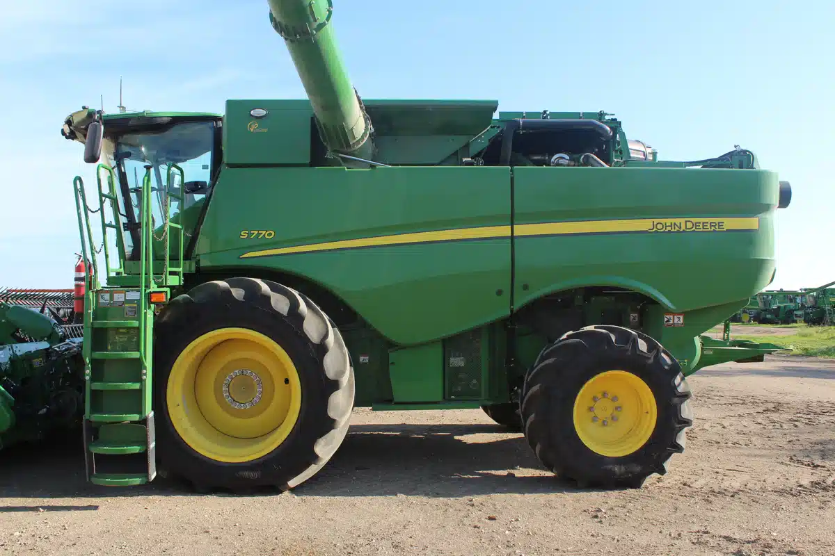 Gallery image 2 for Used 2024 John Deere S770 Combine