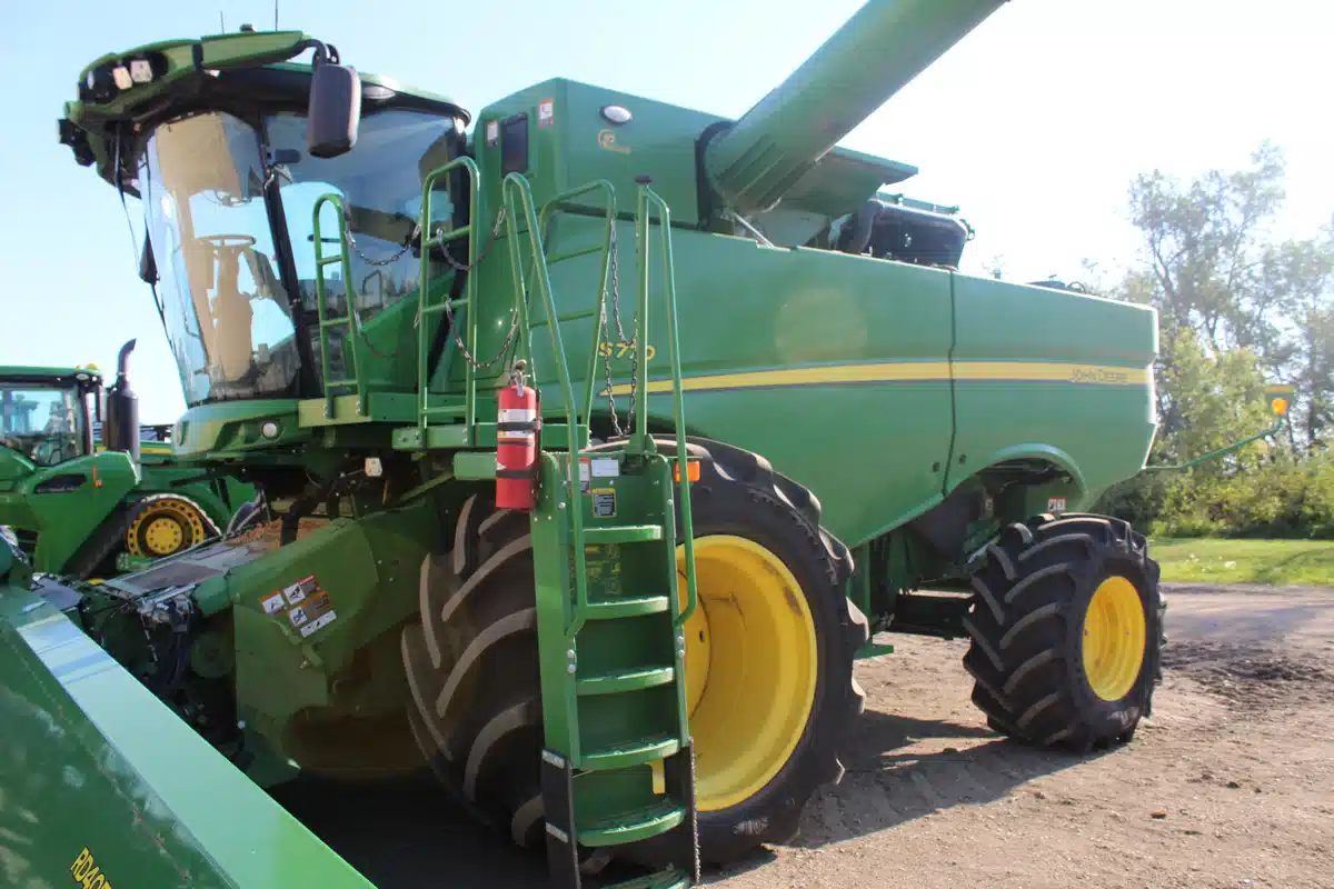 Gallery image 1 for Used 2024 John Deere S770 Combine