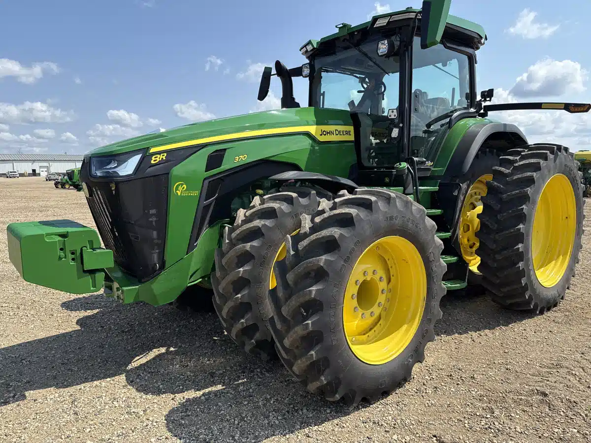 Gallery image 1 for 2023 John Deere 8R 370 Tractor