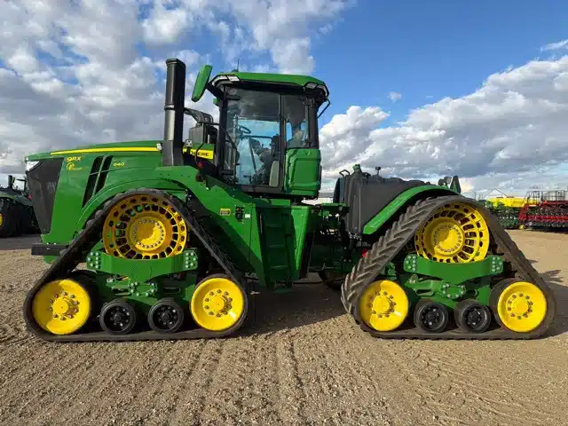 Gallery image 2 for Used 2024 John Deere 9RX 640 Tractor