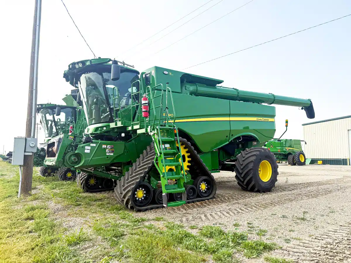 Gallery image 2 for Used 2024 John Deere S790 Combine