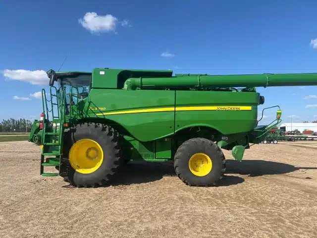 Gallery image 2 for 2021 John Deere S780 Combine